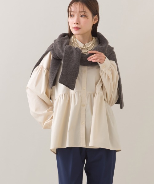 OMNES(オムネス)の「ポプリンギャザー切替 レギュラーカラー 長袖シャツブラウス(シャツ/ブラウス・レディース・ブルー/ブラック/ライトベージュ/マルチ/ホワイト/ホワイト系その他・FREE)」の16枚目の写真