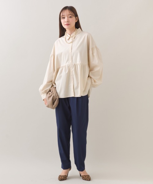 OMNES(オムネス)の「ポプリンギャザー切替 レギュラーカラー 長袖シャツブラウス(シャツ/ブラウス・レディース・ブルー/ブラック/ライトベージュ/マルチ/ホワイト/ホワイト系その他・FREE)」の19枚目の写真