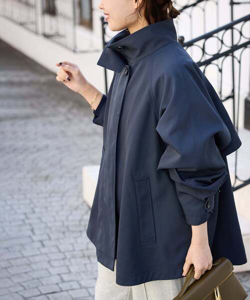 SLOBE IENA(スローブイエナ)の「《WEB限定/追加2》撥水テントラインコート(その他アウター・レディース・ベージュ/ネイビー・FREE)」の10枚目の写真