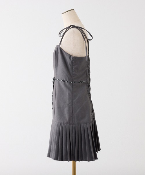 one after another NICE CLAUP（ワンアフターアナザーナイスクラップ）の「リボンプリーツミニキャミワンピース（ワンピース・レディース・ベージュ系その他/チャコールグレー/ブラック系その他・FREE）」の9枚目の写真