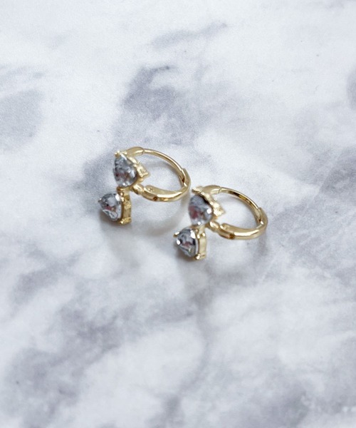 yu-ka（ユーカ）の「YU-KA:リボンモチーフフープピアス ribbon motif hoop pierce（ピアス（両耳用）・レディース・ゴールド・FREE）」の3枚目の写真