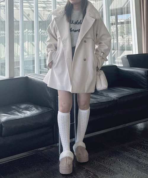 AS KNOW AS plus（アズノゥアズプラス）の「♪取り外し可能 エコファー衿 ベルト付きミドルコート（チェスターコート・レディース・アイボリー/ブラック/ベージュ/杢グレー・FREE）」の6枚目の写真