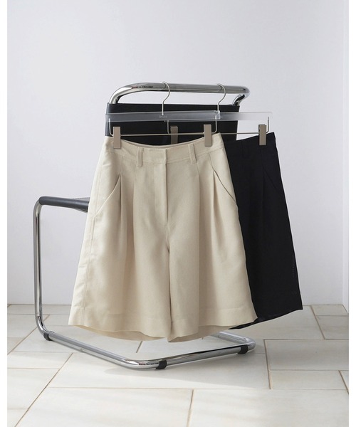 anuke(アンヌーク)の「Tuck Half Pants(その他パンツ・レディース・ネイビー/アイボリー・36inch/38inch)」の12枚目の写真