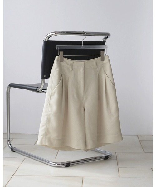 anuke(アンヌーク)の「Tuck Half Pants(その他パンツ・レディース・ネイビー/アイボリー・36inch/38inch)」の15枚目の写真