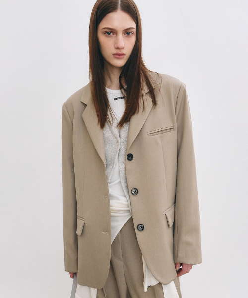 NICK&NICOLE(ニックアンドニコール)の「MINIMAL CLASSIC BLAZER JACKET_BEIGE(テーラードジャケット・レディース・その他・FREE)」の1枚目の写真