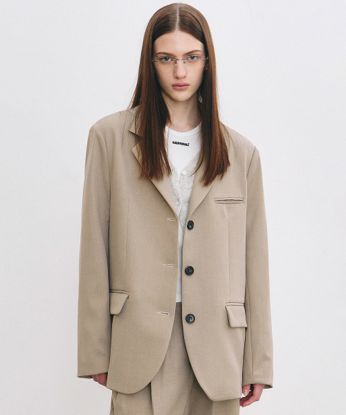 NICK&NICOLE(ニックアンドニコール)の「MINIMAL CLASSIC BLAZER JACKET_BEIGE(テーラードジャケット・レディース・その他・FREE)」の3枚目の写真