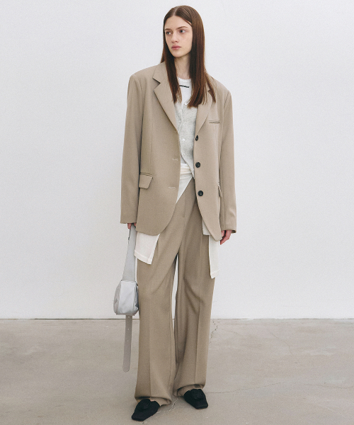 NICK&NICOLE(ニックアンドニコール)の「MINIMAL CLASSIC BLAZER JACKET_BEIGE(テーラードジャケット・レディース・その他・FREE)」の4枚目の写真