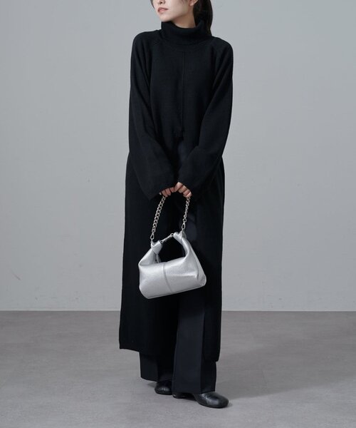 Lui's（ルイス）の「タートルネック前スリットロングワンピース（ワンピース・レディース・グレー/ベージュ/ブラック・FREE）」の10枚目の写真