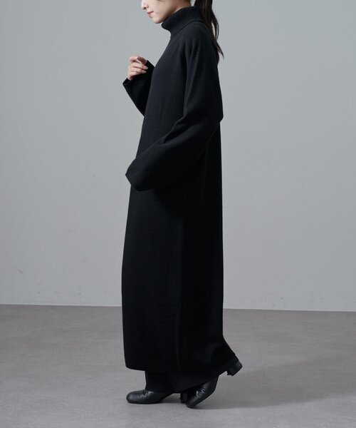 Lui's（ルイス）の「タートルネック前スリットロングワンピース（ワンピース・レディース・グレー/ベージュ/ブラック・FREE）」の11枚目の写真