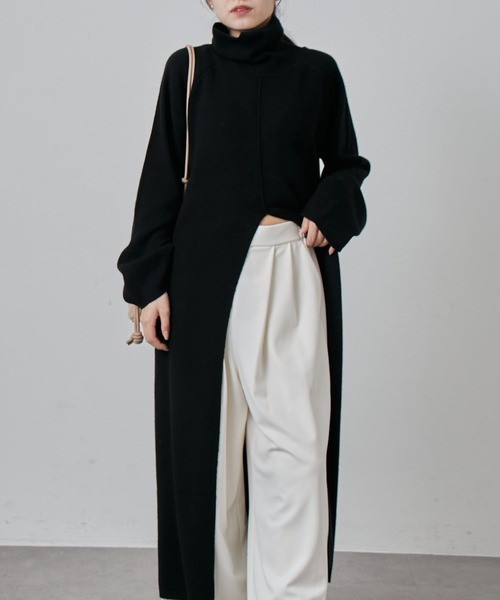 Lui's（ルイス）の「タートルネック前スリットロングワンピース（ワンピース・レディース・グレー/ベージュ/ブラック・FREE）」の2枚目の写真