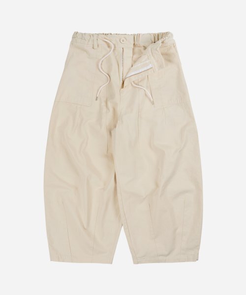 FRIZMWORKS(フリズムワークス)の「TWILL BALLOON PANTS _ IVORY(その他パンツ・メンズ・その他・SMALL/MEDIUM/LARGE/X-LARGE)」の2枚目の写真