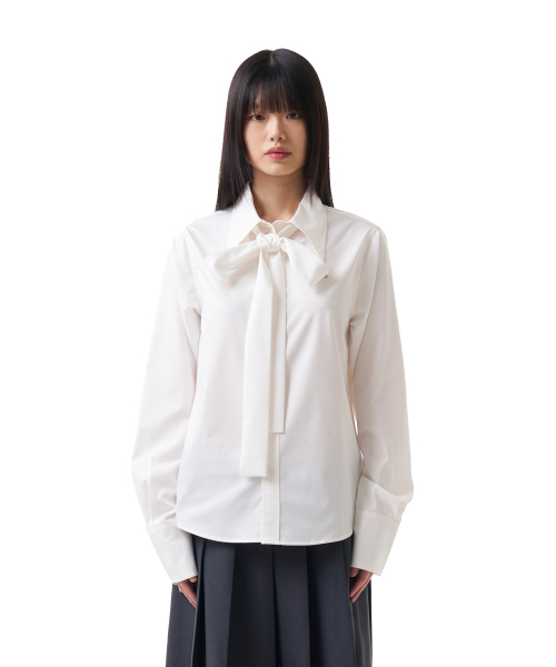 IUGAMAKARAS(イウガマカラス)の「Tied Shirts (White)(シャツ/ブラウス・レディース・その他・FREE)」の1枚目の写真