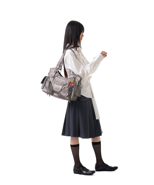 IUGAMAKARAS(イウガマカラス)の「Tied Shirts (White)(シャツ/ブラウス・レディース・その他・FREE)」の10枚目の写真