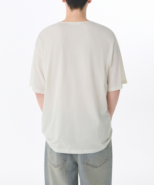 MUSINSA STANDARD（ムシンサスタンダード）の「リラックスドライトウェイトCRスクープネックTシャツ[クリーム]（Tシャツ/カットソー・メンズ・その他・SMALL/MEDIUM/LARGE/X-LARGE/XX-LARGE/XXX-LARGE）」の2枚目の写真