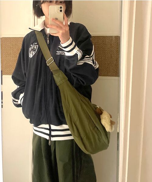 TRAVEL（トラベル）の「ジャージトラックジャケットネイビー（ナイロンジャケット・レディース・その他・LARGE/SMALL/MEDIUM）」の7枚目の写真