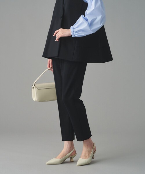 UNITED ARROWS（ユナイテッドアローズ）の「SPONGY タック テーパードパンツ（スラックス・レディース・オフホワイト/ブラック/ネイビー・42/40/38/36/34/32）」の12枚目の写真