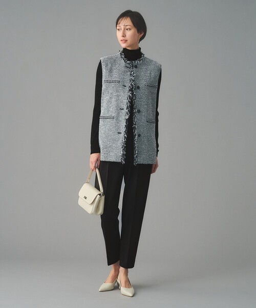 UNITED ARROWS（ユナイテッドアローズ）の「SPONGY タック テーパードパンツ（スラックス・レディース・オフホワイト/ブラック/ネイビー・42/40/38/36/34/32）」の21枚目の写真