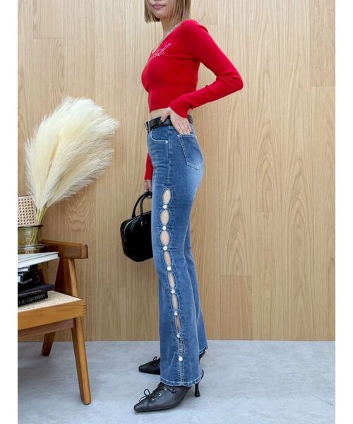 EVRIS(エヴリス)の「サイドビジューフレアデニムパンツ(デニムパンツ・レディース・ブルー/ブラック/インディゴブルー・X-SMALL/SMALL/MEDIUM)」の14枚目の写真