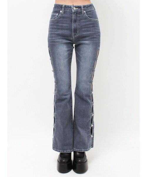 EVRIS(エヴリス)の「サイドビジューフレアデニムパンツ(デニムパンツ・レディース・ブルー/ブラック/インディゴブルー・X-SMALL/SMALL/MEDIUM)」の18枚目の写真