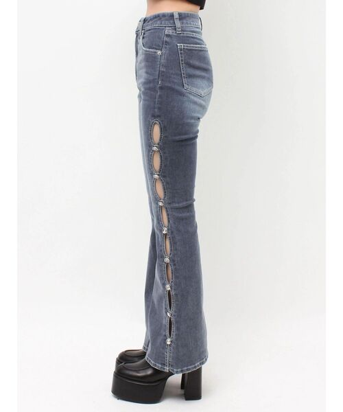 EVRIS(エヴリス)の「サイドビジューフレアデニムパンツ(デニムパンツ・レディース・ブルー/ブラック/インディゴブルー・X-SMALL/SMALL/MEDIUM)」の19枚目の写真