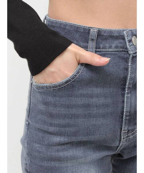 EVRIS(エヴリス)の「サイドビジューハイウエストフレアデニムパンツ(デニムパンツ・レディース・ブルー/ブラック/インディゴブルー・X-SMALL/SMALL/MEDIUM)」の22枚目の写真