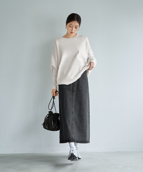 STYLE DELI(スタイルデリ)の「スムースハイゲージゆったりクルーネックニット(ニット/セーター・レディース・ダークグレー/ホワイト/レッド/ブラック・FREE)」の17枚目の写真