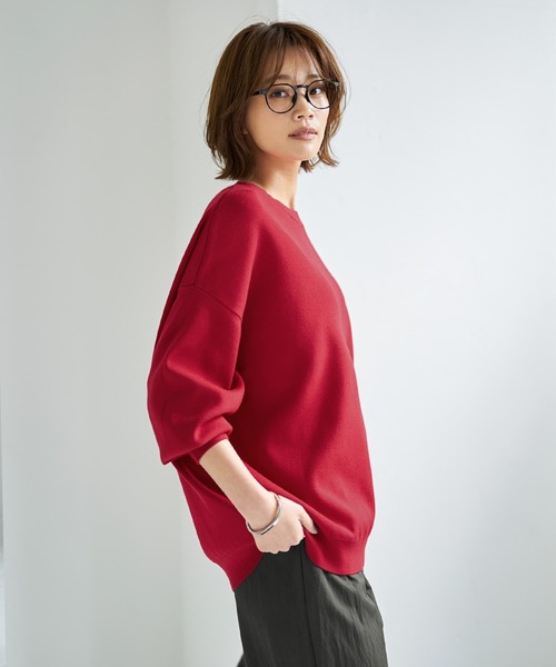 STYLE DELI(スタイルデリ)の「スムースハイゲージゆったりクルーネックニット(ニット/セーター・レディース・ダークグレー/ホワイト/レッド/ブラック・FREE)」の6枚目の写真
