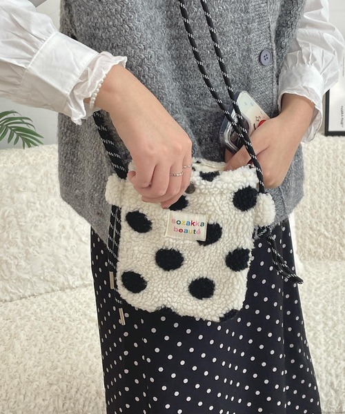 VIBGYOR（ヴィブジョー）の「Liaa/ボア ミニショルダーバッグ A18728（ショルダーバッグ・レディース・その他8/その他10/その他3/その他4/その他7/その他9/その他6/その他1/その他2/その他5・FREE）」の9枚目の写真