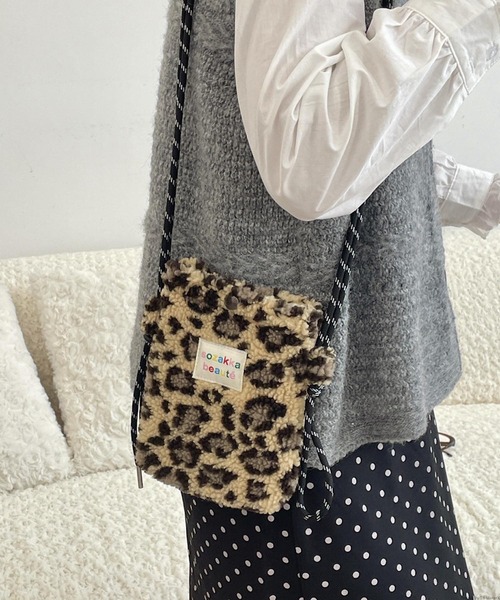 VIBGYOR（ヴィブジョー）の「Liaa/ボア ミニショルダーバッグ A18728（ショルダーバッグ・レディース・その他8/その他10/その他3/その他4/その他7/その他9/その他6/その他1/その他2/その他5・FREE）」の13枚目の写真