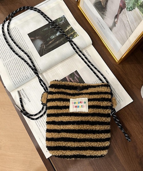 VIBGYOR（ヴィブジョー）の「Liaa/ボア ミニショルダーバッグ A18728（ショルダーバッグ・レディース・その他8/その他10/その他3/その他4/その他7/その他9/その他6/その他1/その他2/その他5・FREE）」の20枚目の写真