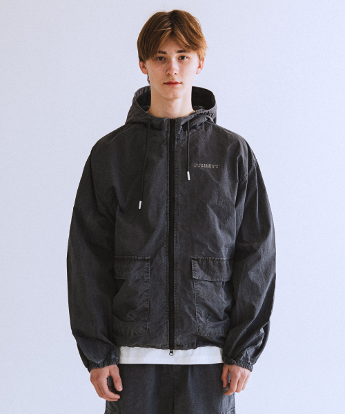 QT8 GARMENTS(キューティーエイトガーメント)の「OC Pigment Hoodie Windbreaker (Charcoal)(ナイロンジャケット・レディース・その他・LARGE/MEDIUM/X-LARGE)」の1枚目の写真