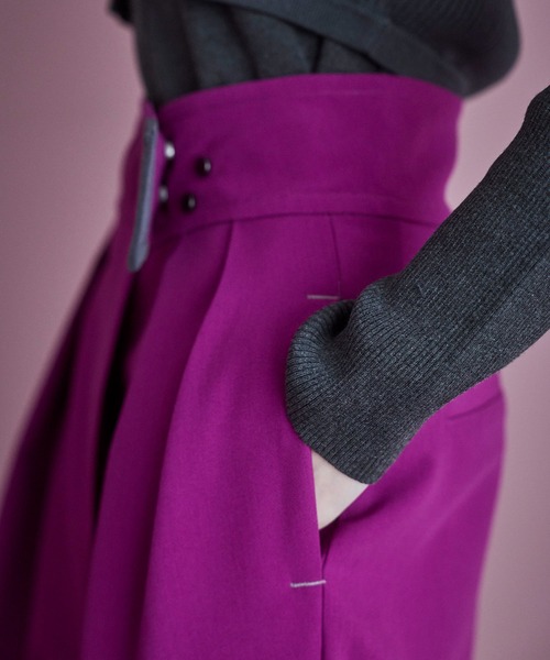 OMMO(オーエムエムオー)の「POINT COLOR WRAP TAPERED PT(その他パンツ・レディース・ブラック/グレー/ピンク・36/38)」の10枚目の写真