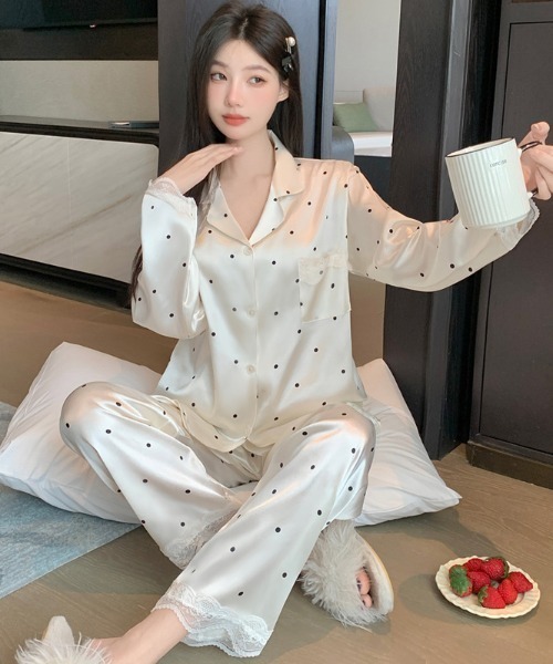 セール】【26年春夏新作】総柄サテンパジャマ 上下セット ドット