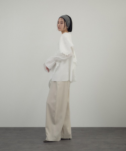 SALON adam et rope'（サロン アダム エ ロペ）の「クロスレースケープブラウス（シャツ/ブラウス・レディース・ブラック/オフホワイト・FREE）」の11枚目の写真