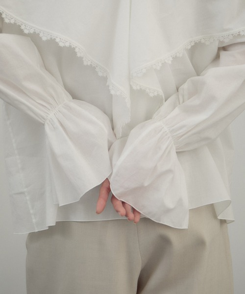 SALON adam et rope'（サロン アダム エ ロペ）の「クロスレースケープブラウス（シャツ/ブラウス・レディース・ブラック/オフホワイト・FREE）」の13枚目の写真