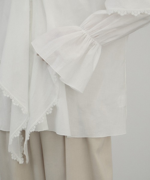 SALON adam et rope'（サロン アダム エ ロペ）の「クロスレースケープブラウス（シャツ/ブラウス・レディース・ブラック/オフホワイト・FREE）」の19枚目の写真