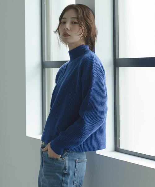 URBAN RESEARCH Sonny Label（アーバンリサーチサニーレーベル）の「畦切替えニットプルオーバー（ニット/セーター・レディース・ライトベージュ/チャコールグレー/ブルー/ピンク・FREE）」の8枚目の写真