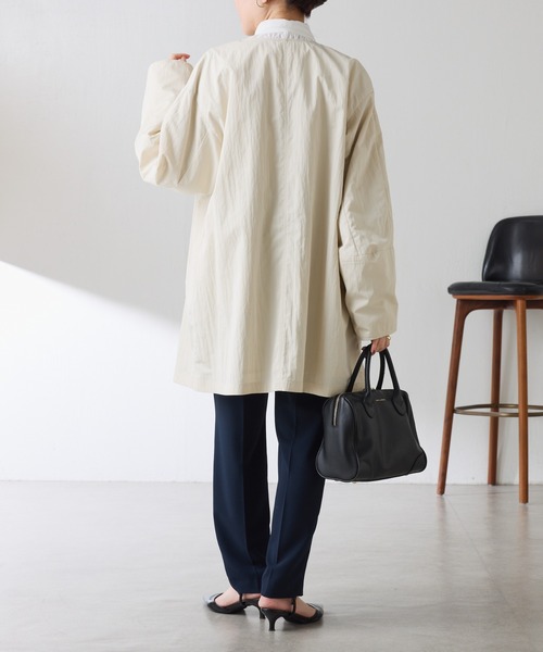 COLLAGE GALLARDAGALANTE（コラージュガリャルダガランテ）の「メタル釦ヴィンテージクロスノーカラーコート（ノーカラーコート・レディース・グレイッシュベージュ/ネイビー・FREE）」の22枚目の写真
