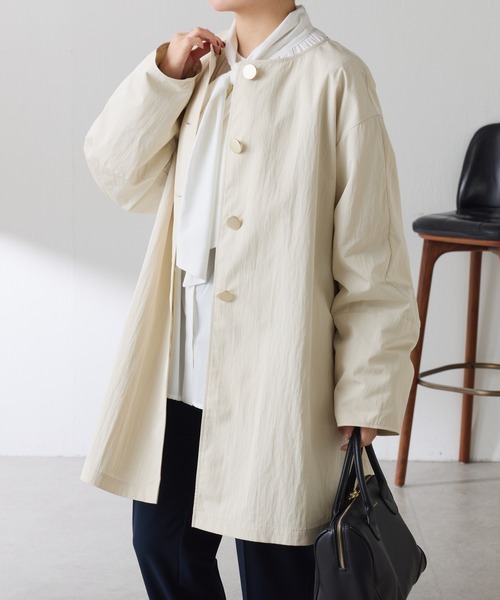 COLLAGE GALLARDAGALANTE（コラージュガリャルダガランテ）の「メタル釦ヴィンテージクロスノーカラーコート（ノーカラーコート・レディース・グレイッシュベージュ/ネイビー・FREE）」の17枚目の写真