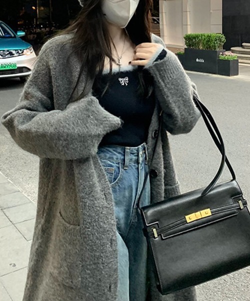 Flugge(フラッジー)の「リボン刺繍スクエアネックトップス(その他トップス・レディース・ブラック/ホワイト・MEDIUM/LARGE)」の11枚目の写真
