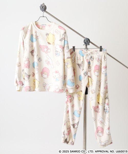 sanrio（サンリオ）の「sanrio characters サンリオキャラクターズ フリース セットアップ（ルームウェア/パジャマ・レディース・サックスブルー/オフホワイト・M/L）」の2枚目の写真