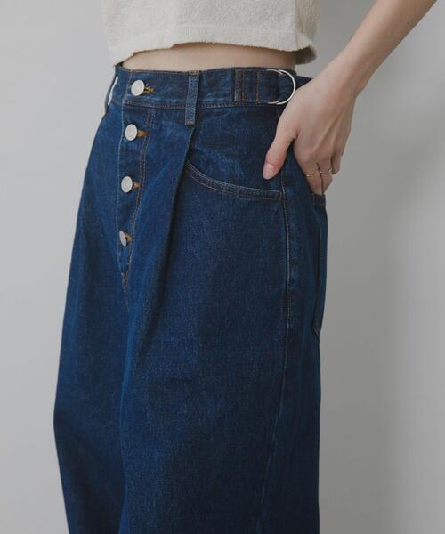 KBF（ケイビーエフ）の「『3サイズ展開』タックボタンアップデニム（デニムパンツ・レディース・ブルー/ライトブルー・38/34/36）」の20枚目の写真