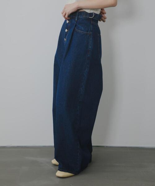 KBF（ケイビーエフ）の「『3サイズ展開』タックボタンアップデニム（デニムパンツ・レディース・ブルー/ライトブルー・38/34/36）」の21枚目の写真