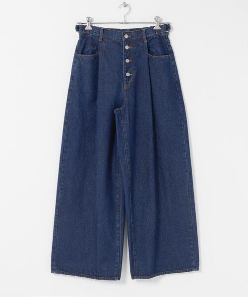 KBF（ケイビーエフ）の「『3サイズ展開』タックボタンアップデニム（デニムパンツ・レディース・ブルー/ライトブルー・38/34/36）」の3枚目の写真
