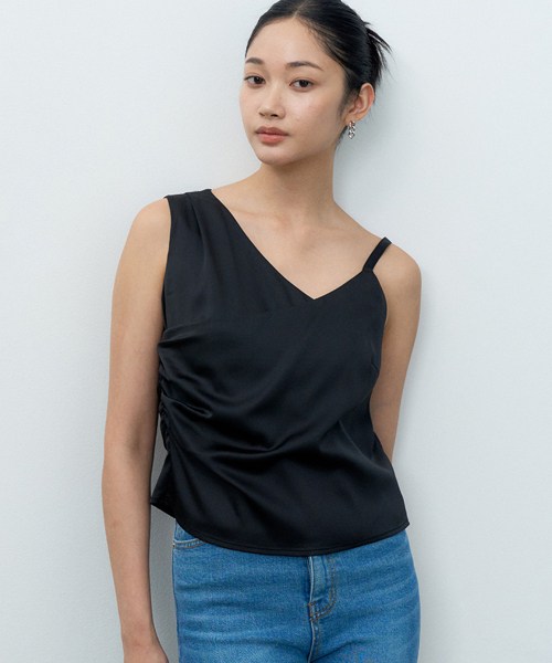 MAKE A TOAST(メイクアトースト)の「ボリュームスリーブレスブラウス ブラック MBESTO013BK(Tシャツ/カットソー・レディース・ブラック・S/M)」の1枚目の写真
