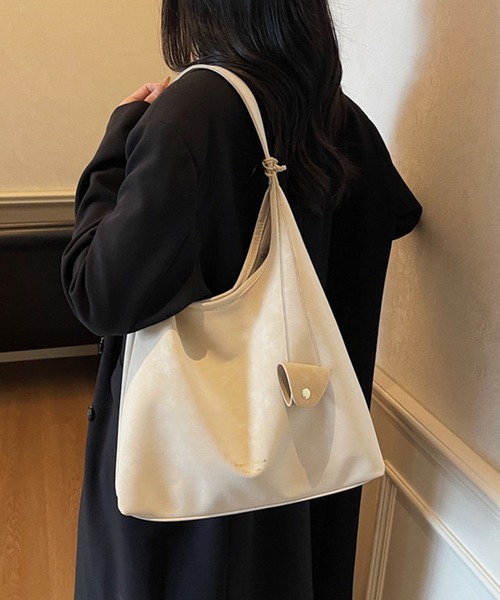 WESTSEA（ウエストシー）の「ムラ調 フェイクレザー ワンショルダーバッグ 軽量 薄手（ショルダーバッグ・レディース・ブラウン/オフホワイト/ブラック・FREE）」の4枚目の写真