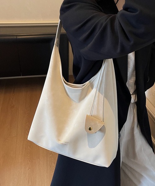 WESTSEA（ウエストシー）の「ムラ調 フェイクレザー ワンショルダーバッグ 軽量 薄手（ショルダーバッグ・レディース・ブラウン/オフホワイト/ブラック・FREE）」の8枚目の写真