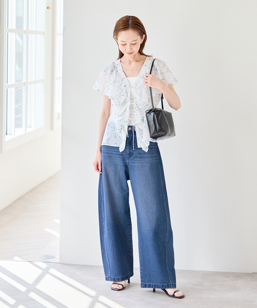 U by SPICK&SPAN(ユーバイスピックアンドスパン)の「【LOW CLASSIC / ロウクラシック】Lc LEATHER CARAMEL BOX BAG(ショルダーバッグ・レディース・ブラック・FREE)」の7枚目の写真