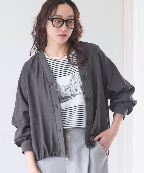 Elura（エルーラ）の「Vネックブラウスカーディガン/659644（カーディガン/ボレロ・レディース・ブルー/チャコールグレー/ダークブラウン/ホワイト・FREE）」の3枚目の写真