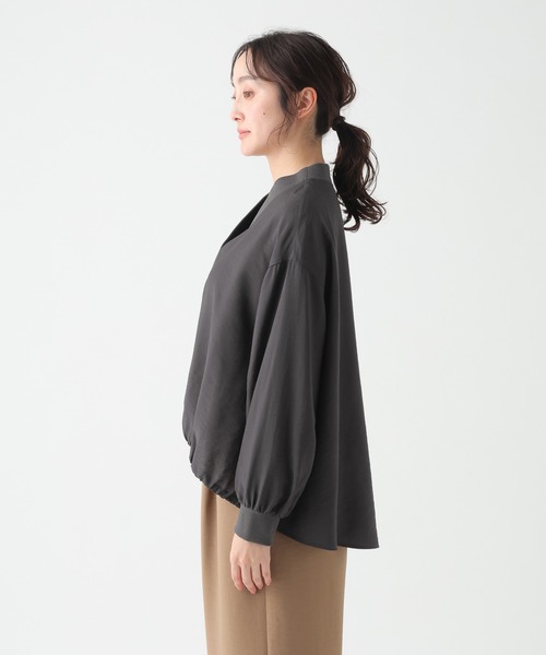 Elura（エルーラ）の「Vネックブラウスカーディガン/659644（カーディガン/ボレロ・レディース・ブルー/チャコールグレー/ダークブラウン/ホワイト・FREE）」の20枚目の写真